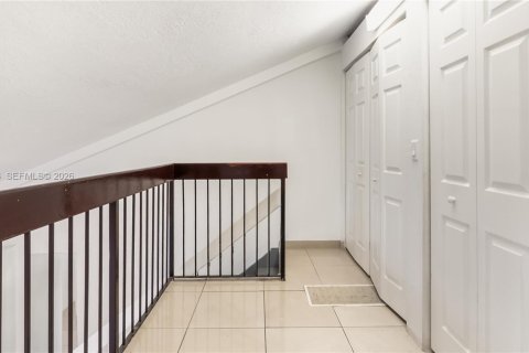 Condo in Miami, Florida, 3 bedrooms  № 2023471 - photo 30