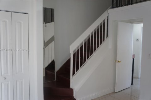 Condo in Miami, Florida, 3 bedrooms  № 2023471 - photo 12