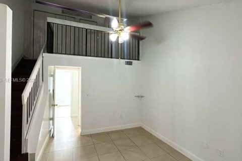 Condo in Miami, Florida, 3 bedrooms  № 2023471 - photo 14
