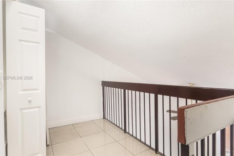Condo in Miami, Florida, 3 bedrooms  № 2023471 - photo 29