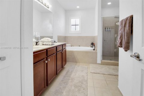 Купить виллу или дом в Майами, Флорида 5 спален, 227.05м2, № 2049071 - фото 27