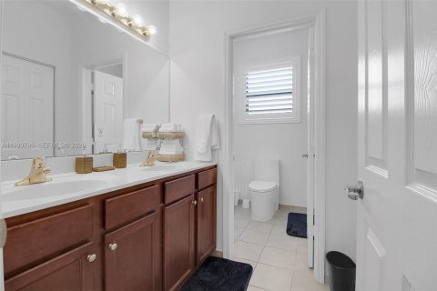 Купить виллу или дом в Майами, Флорида 5 спален, 227.05м2, № 2049071 - фото 21