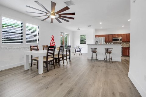 Купить виллу или дом в Майами, Флорида 5 спален, 227.05м2, № 2049071 - фото 13