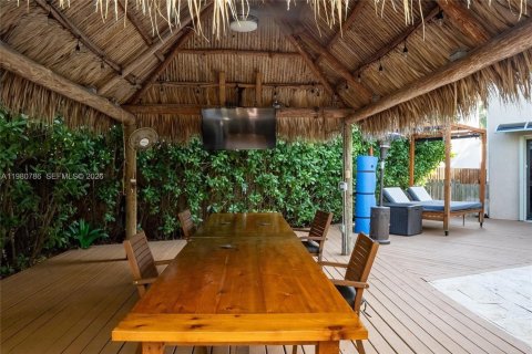 Купить виллу или дом в Майами, Флорида 5 спален, 227.05м2, № 2049071 - фото 7