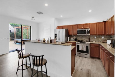 Купить виллу или дом в Майами, Флорида 5 спален, 227.05м2, № 2049071 - фото 15