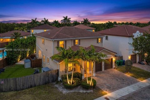 Купить виллу или дом в Майами, Флорида 5 спален, 227.05м2, № 2049071 - фото 2