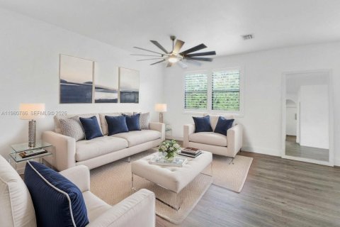 Купить виллу или дом в Майами, Флорида 5 спален, 227.05м2, № 2049071 - фото 4