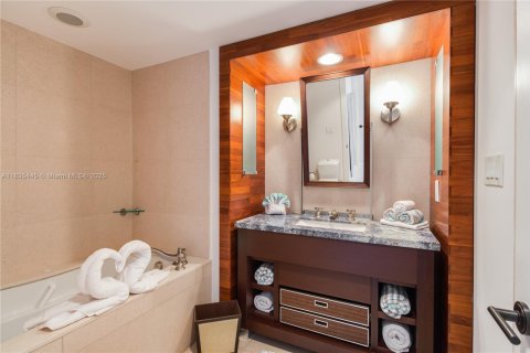 Condominio en venta en Miami Beach, Florida, 1 dormitorio, 61.5 m2 № 2076880 - foto 9