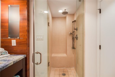 Condominio en venta en Miami Beach, Florida, 1 dormitorio, 61.5 m2 № 2076880 - foto 10