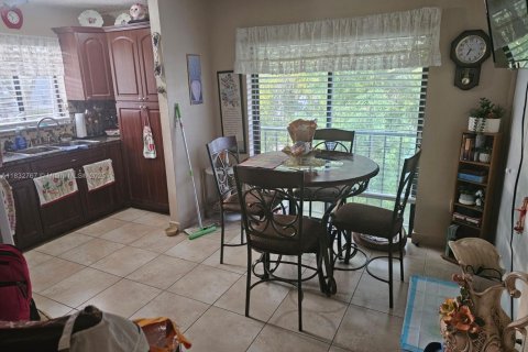 Condominio en venta en Hialeah, Florida, 2 dormitorios, 98.1 m2 № 1809412 - foto 6