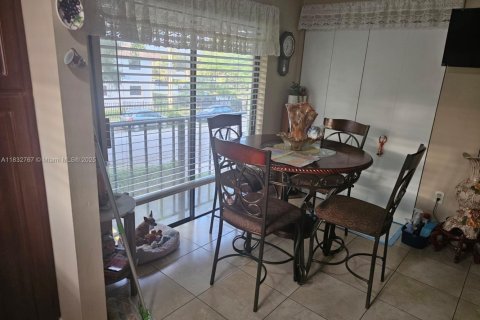 Condominio en venta en Hialeah, Florida, 2 dormitorios, 98.1 m2 № 1809412 - foto 5