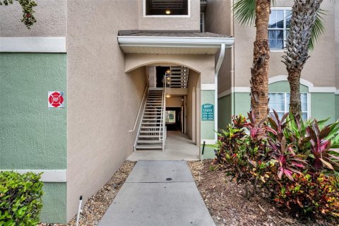 Condo in Orlando, Florida, 2 bedrooms  № 1785570 - photo 1