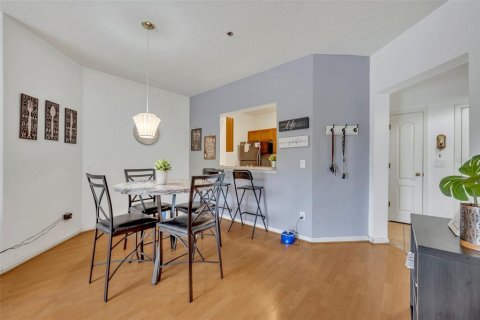Condo in Orlando, Florida, 2 bedrooms  № 1785570 - photo 8