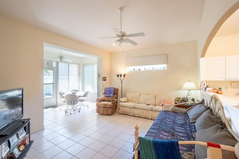 Condo in Palm Coast, Florida, 3 bedrooms № 2230949 - photo 5