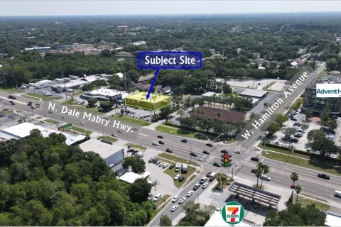 Propiedad comercial en alquiler en Tampa, Florida, 37.16 m2 № 1357604 - foto 1