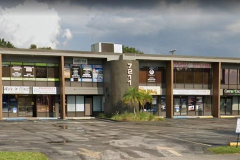 Propiedad comercial en alquiler en Tampa, Florida, 37.16 m2 № 1357604 - foto 2