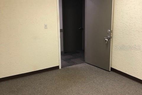 Propiedad comercial en alquiler en Tampa, Florida, 37.16 m2 № 1357604 - foto 9