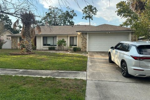Casa en alquiler en Orlando, Florida, 3 dormitorios, 172.8 m2 № 1869647 - foto 1