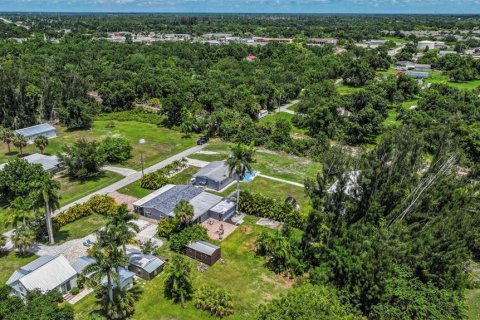 Casa en venta en Punta Gorda, Florida, 3 dormitorios, 128.21 m2 № 1800128 - foto 2