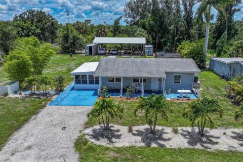 Casa en venta en Punta Gorda, Florida, 3 dormitorios, 128.21 m2 № 1800128 - foto 1