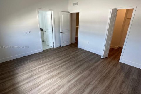 Townhouse in Florida City, Florida 3 bedrooms № 1862053 - photo 6