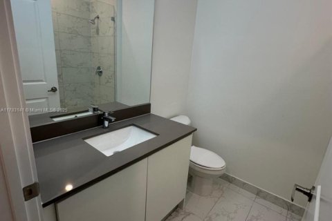 Townhouse in Florida City, Florida 3 bedrooms № 1862053 - photo 8