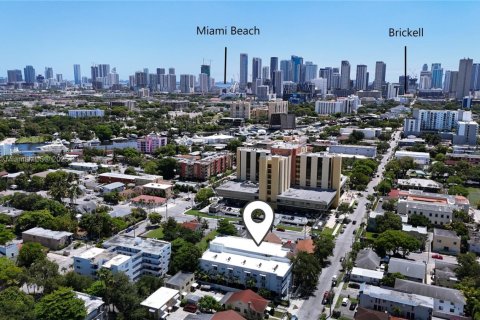 Condo in Miami, Florida, 2 bedrooms  № 1645924 - photo 11