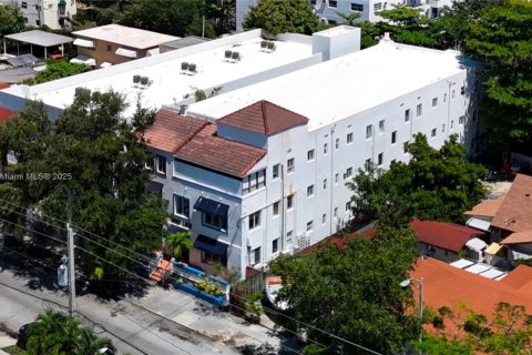 Condo in Miami, Florida, 2 bedrooms  № 1645924 - photo 12