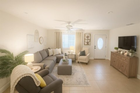 Villa ou maison à vendre à Port Charlotte, Floride: 2 chambres, 103.68 m2 № 2213366 - photo 2