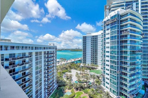 Copropriété à vendre à Bal Harbour, Floride: 2 chambres, 119.01 m2 № 1935521 - photo 2