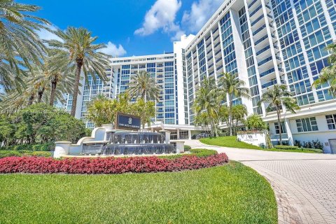 Copropriété à vendre à Bal Harbour, Floride: 2 chambres, 119.01 m2 № 1935521 - photo 22