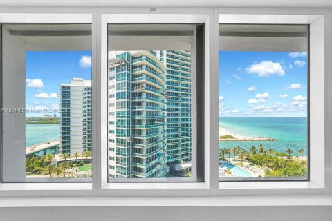 Copropriété à vendre à Bal Harbour, Floride: 2 chambres, 119.01 m2 № 1935521 - photo 5