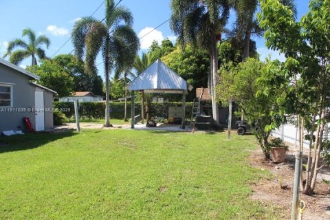 Casa en venta en Miami Gardens, Florida, 2 dormitorios, 74.88 m2 № 1968201 - foto 18