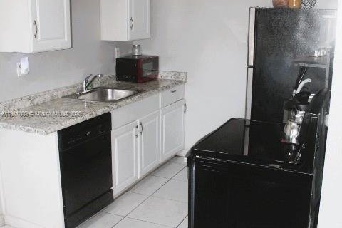 Casa en venta en Miami Gardens, Florida, 2 dormitorios, 74.88 m2 № 1968201 - foto 24