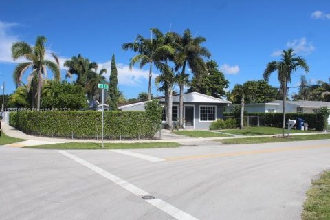 Casa en venta en Miami Gardens, Florida, 2 dormitorios, 74.88 m2 № 1968201 - foto 7