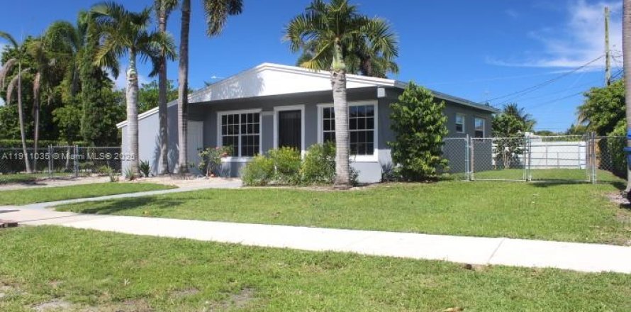 Casa en Miami Gardens, Florida 2 dormitorios, 74.88 m2 № 1968201
