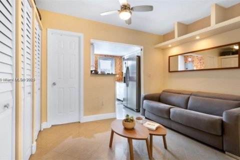 Condo in Miami Beach, Florida № 1920676 - photo 3