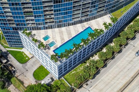 Condo in Miami, Florida, 2 bedrooms  № 2031681 - photo 29