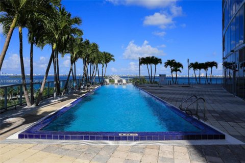 Condo in Miami, Florida, 2 bedrooms  № 2031681 - photo 30