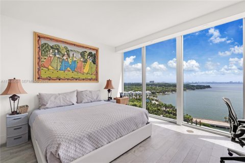 Condo in Miami, Florida, 2 bedrooms  № 2031681 - photo 12