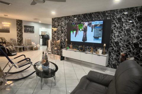 Villa ou maison à vendre à Tamarac, Floride: 3 chambres, 141.49 m2 № 2087139 - photo 3