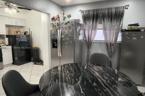 Villa ou maison à vendre à Tamarac, Floride: 3 chambres, 141.49 m2 № 2087139 - photo 5