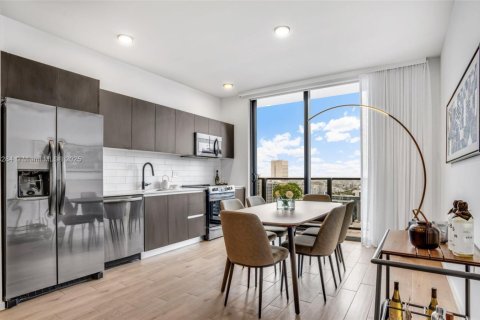 Condo in Miami, Florida, 3 bedrooms  № 1860192 - photo 7