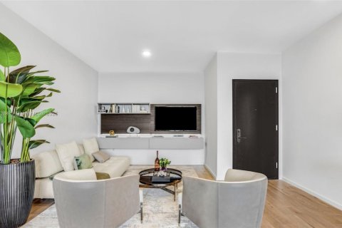 Condo in Miami, Florida, 3 bedrooms  № 1860192 - photo 5
