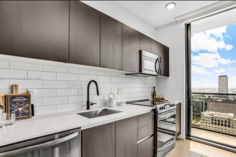 Condo in Miami, Florida, 3 bedrooms  № 1860192 - photo 9