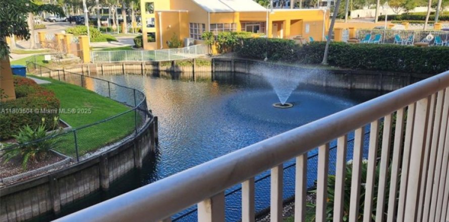 Condominio en Dania Beach, Florida, 2 dormitorios  № 2034743