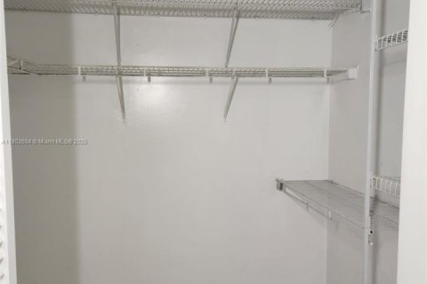 Condominio en venta en Dania Beach, Florida, 2 dormitorios, 94.95 m2 № 2034743 - foto 19