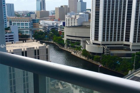 Condo in Miami, Florida, 1 bedroom  № 2241791 - photo 7