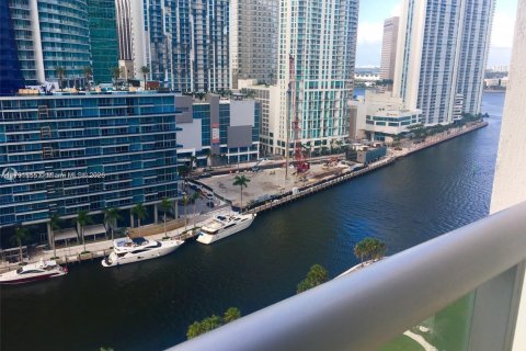 Condo in Miami, Florida, 1 bedroom  № 2241791 - photo 8