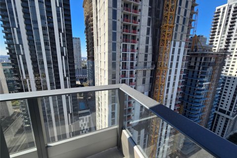 Condominio en alquiler en Miami, Florida, 1 dormitorio, 56.3 m2 № 2052964 - foto 3